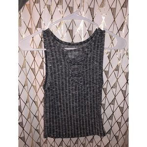 Tank top with crossings in front